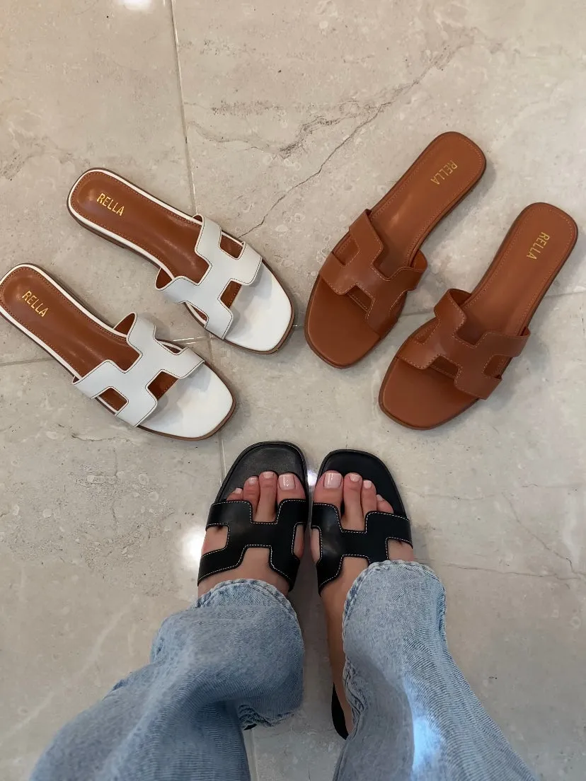Amandi Flat Sandal
