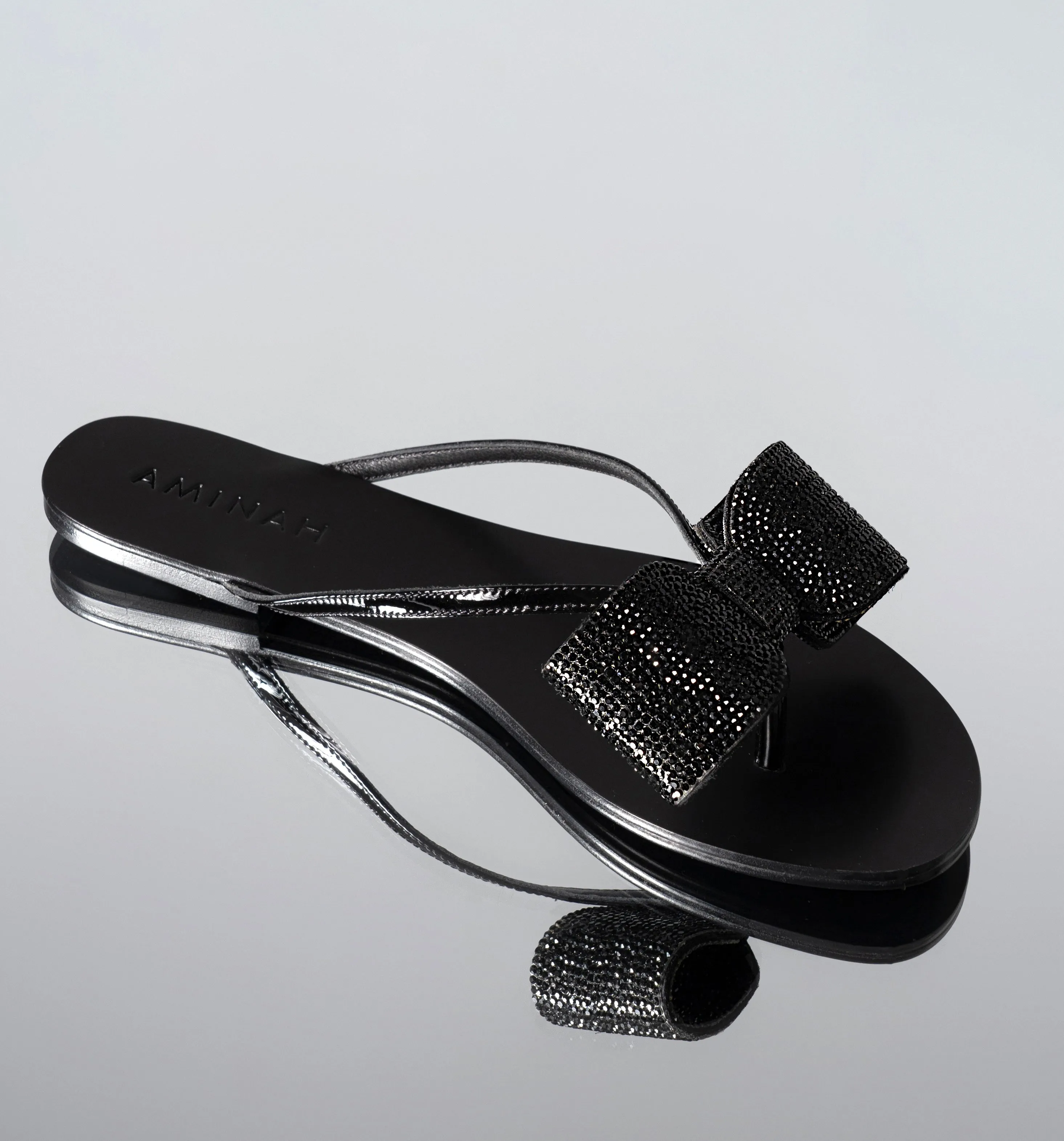 CRYSTAL FLIP FLOP