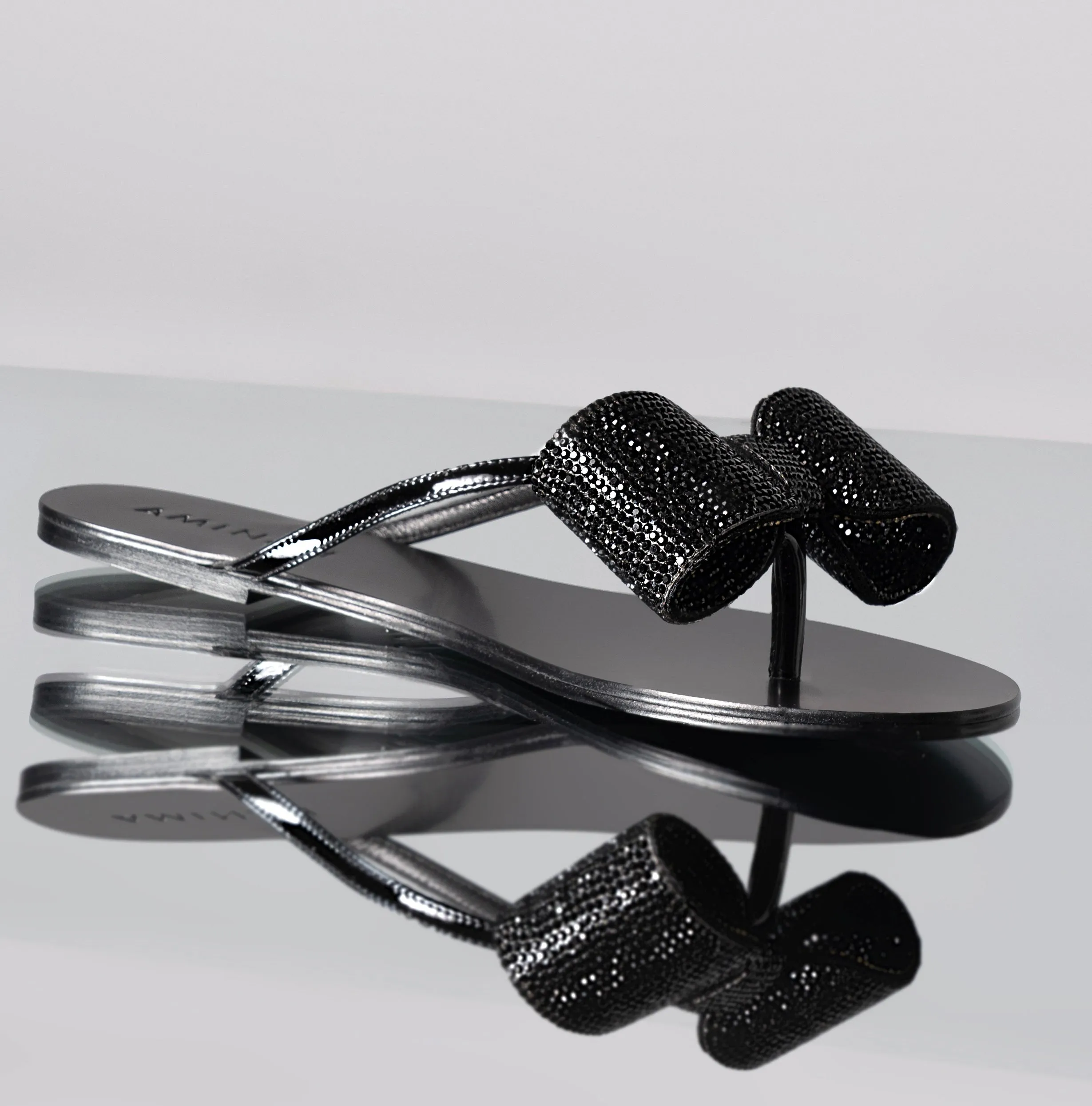 CRYSTAL FLIP FLOP