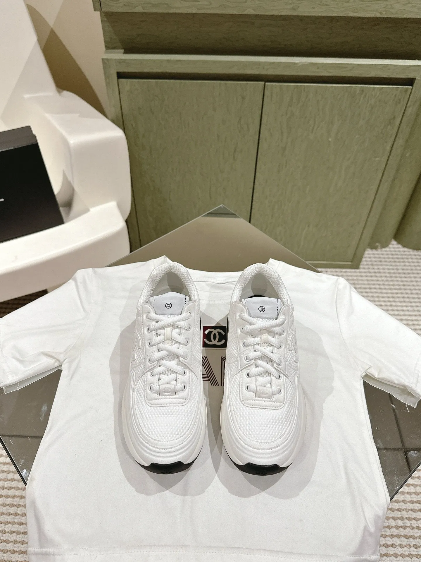 fabric Supportive team trainer CHANEL white Volume discount