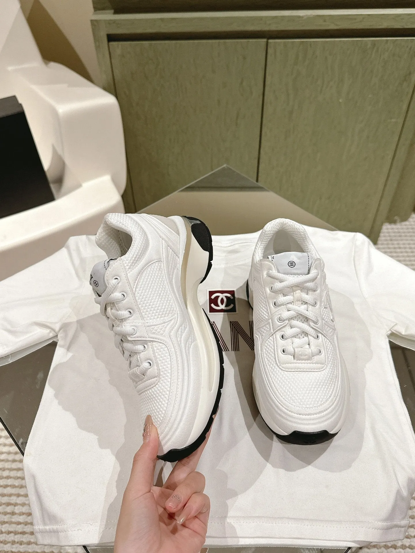 fabric Supportive team trainer CHANEL white Volume discount