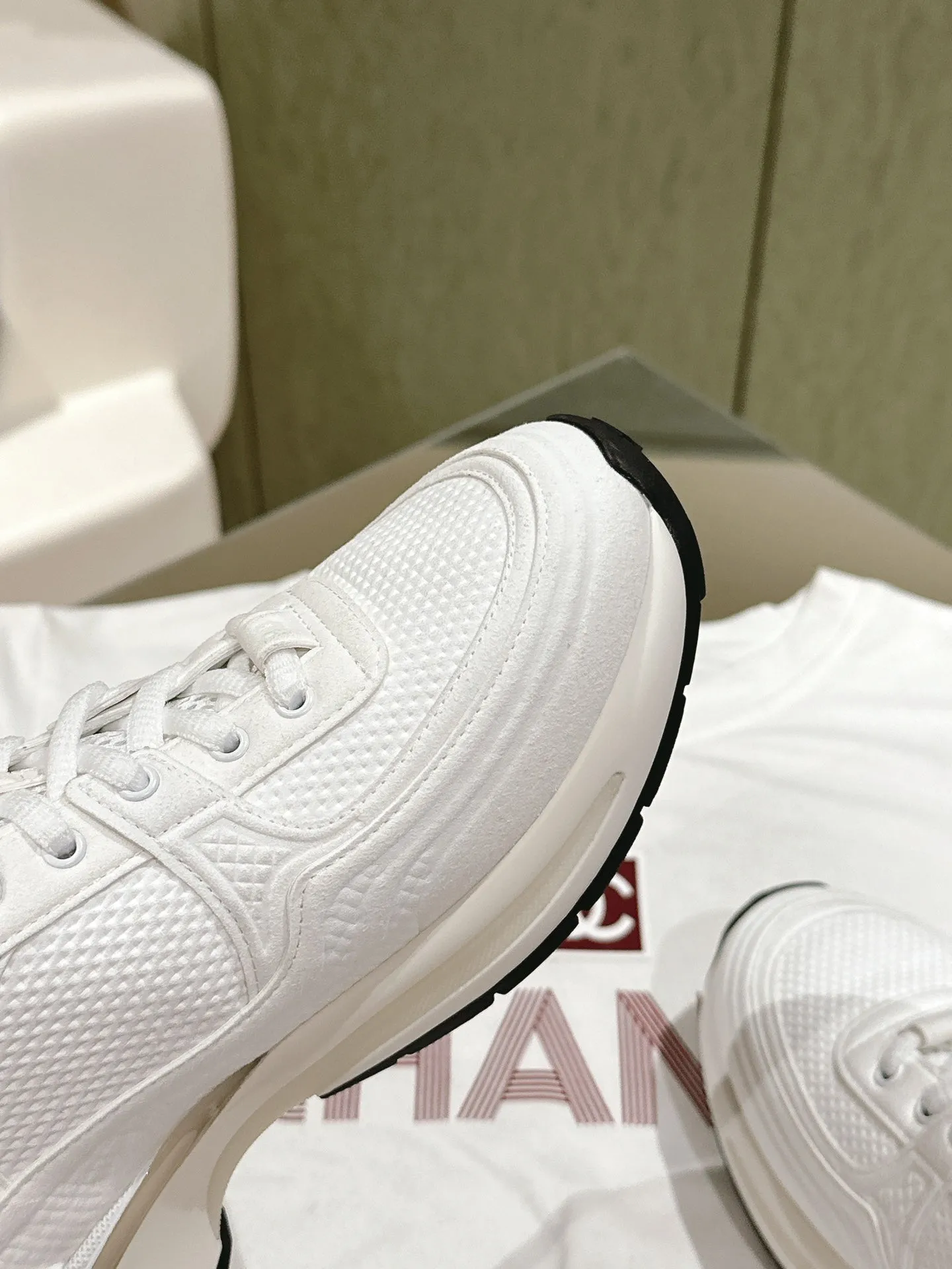 fabric Supportive team trainer CHANEL white Volume discount