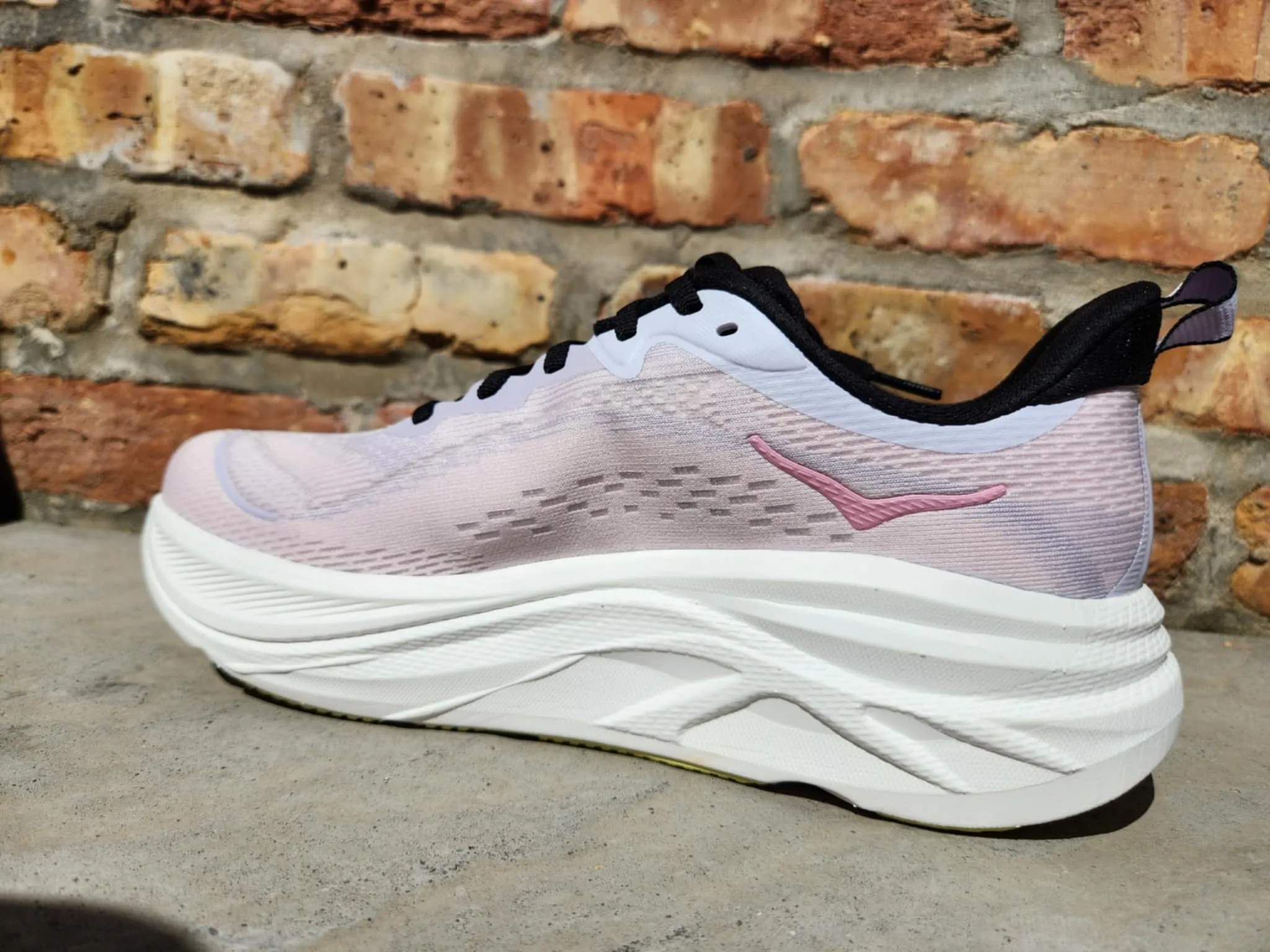 Hoka W Skyflow