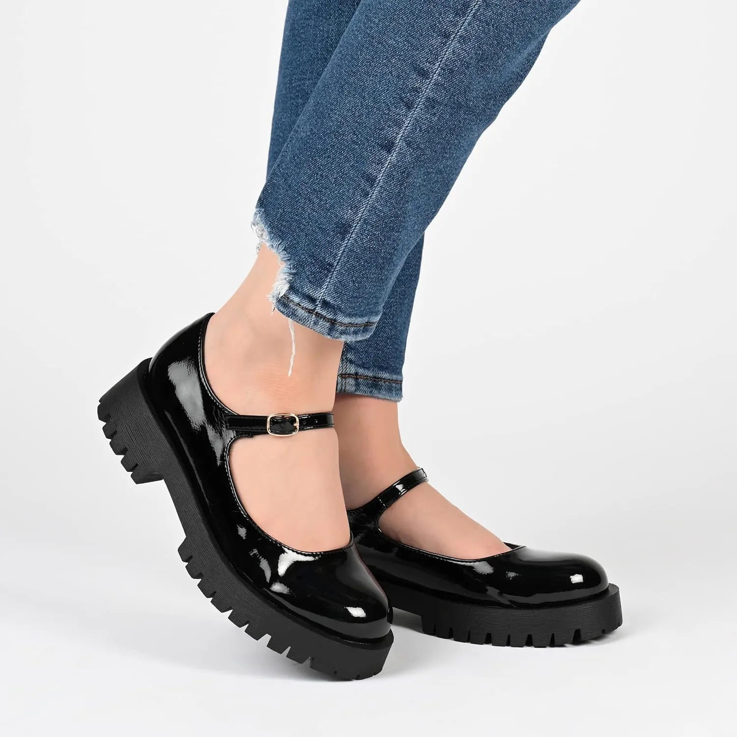 Journee Collection Women's Kamie Loafer Flat