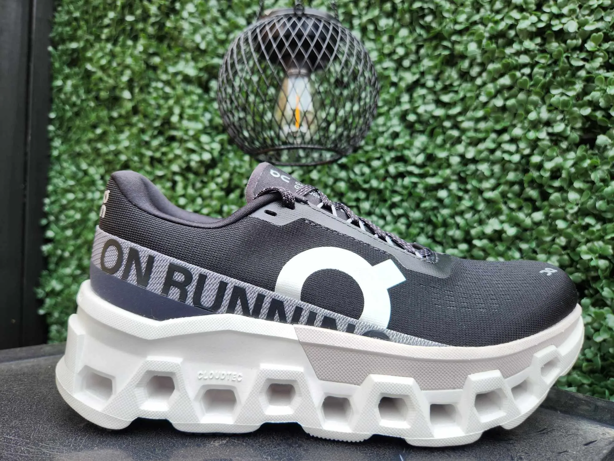 On W Cloudmonster 2