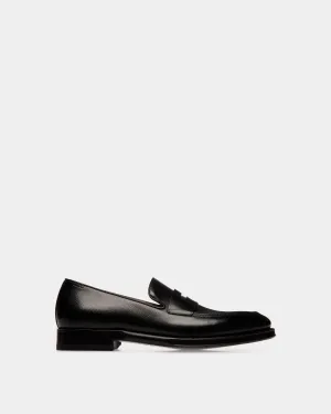 Scribe Un Loafer in Black Grained Leather