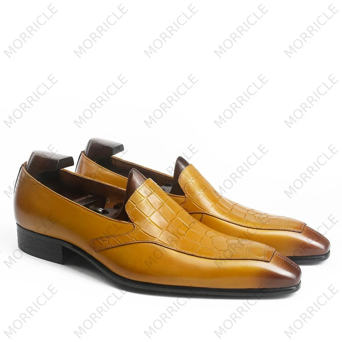 Stylish Crocodile Pattern Slip On Loafers