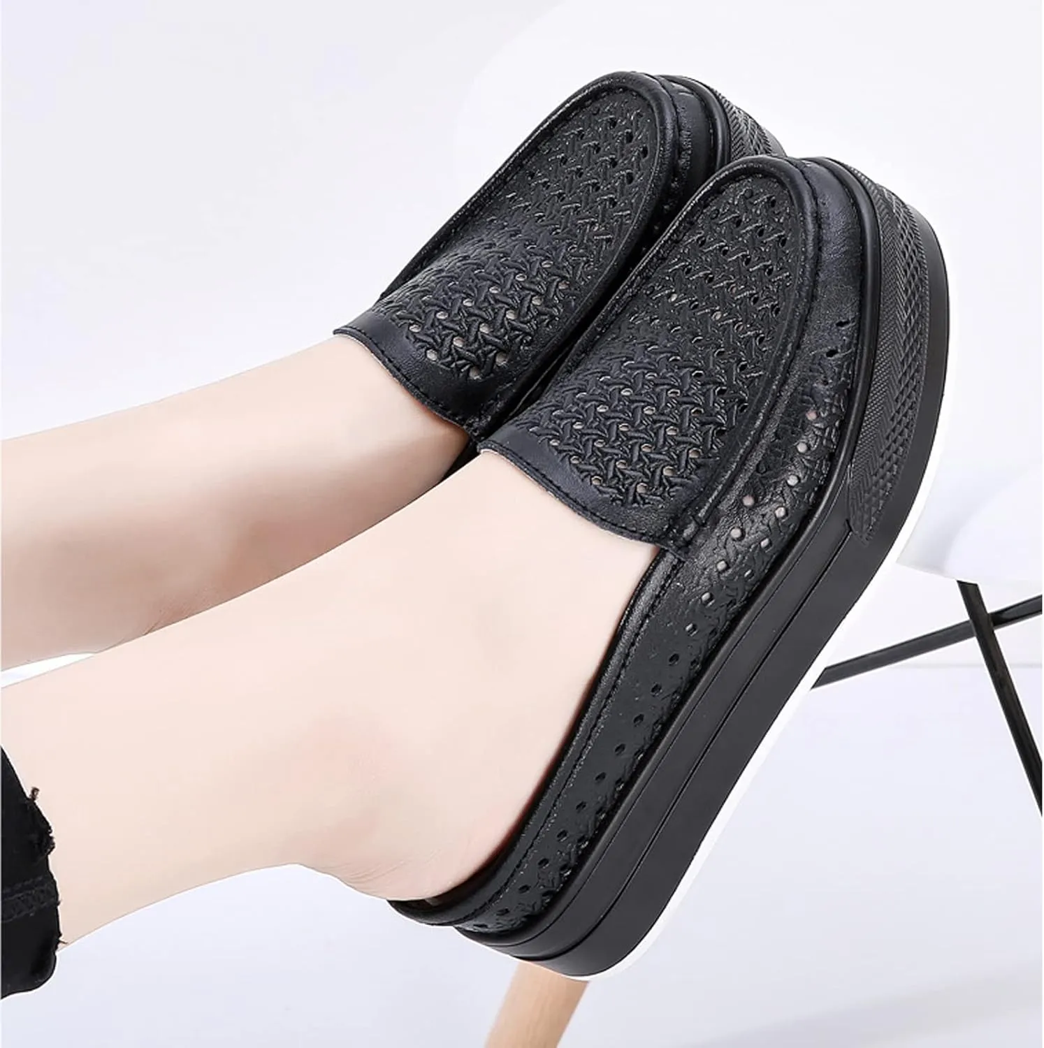 WENOREG Women's Leather Hollow Out Closed Toe Mule Sandals,Summer Casual Slip on Mesh Backless Comfort Flat Walking Loafers Non-Slip Breathable Beach Slippers Sandals